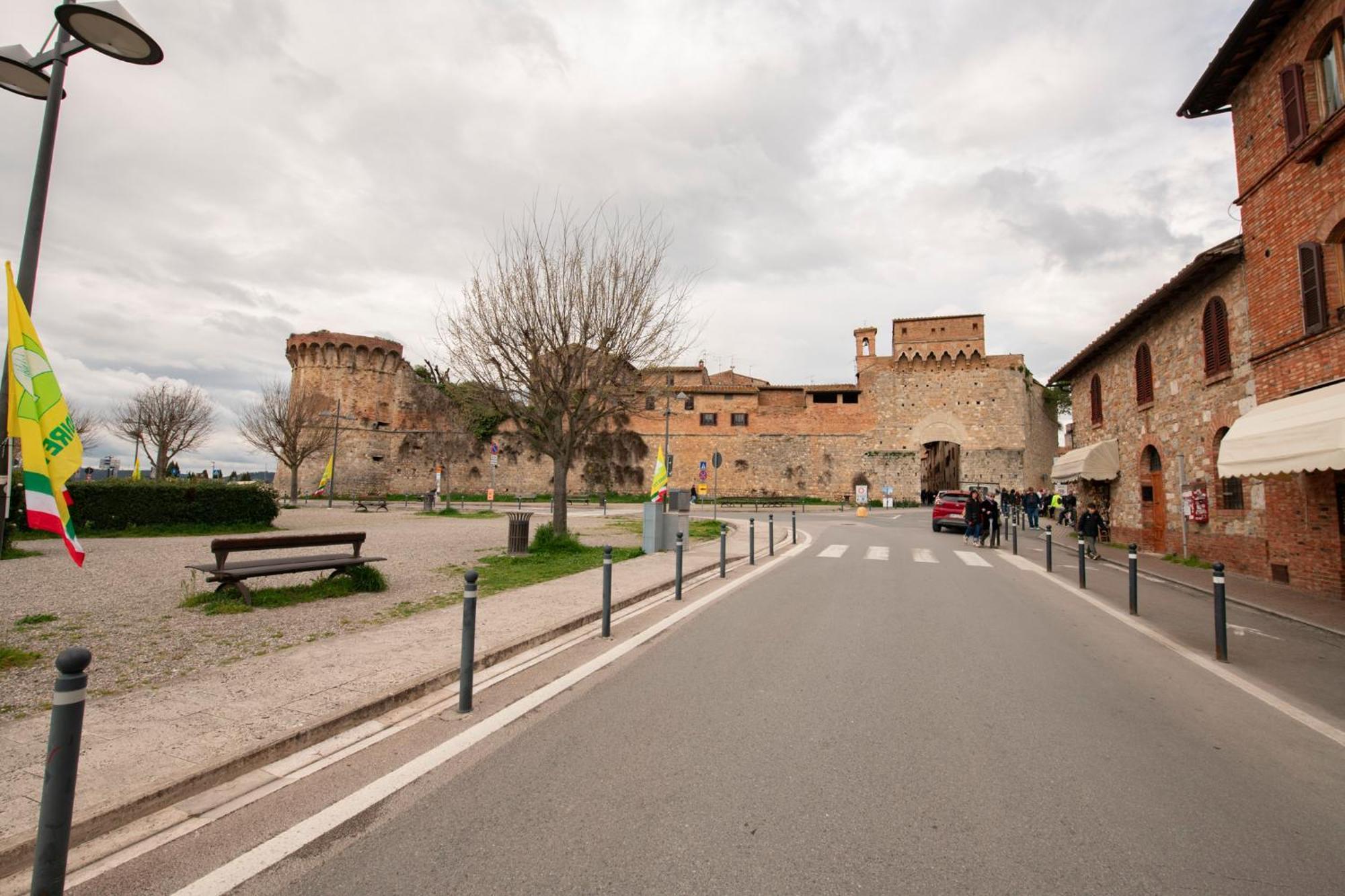 Bellavista Free Parking City Center San Gimignano Zewnętrze zdjęcie